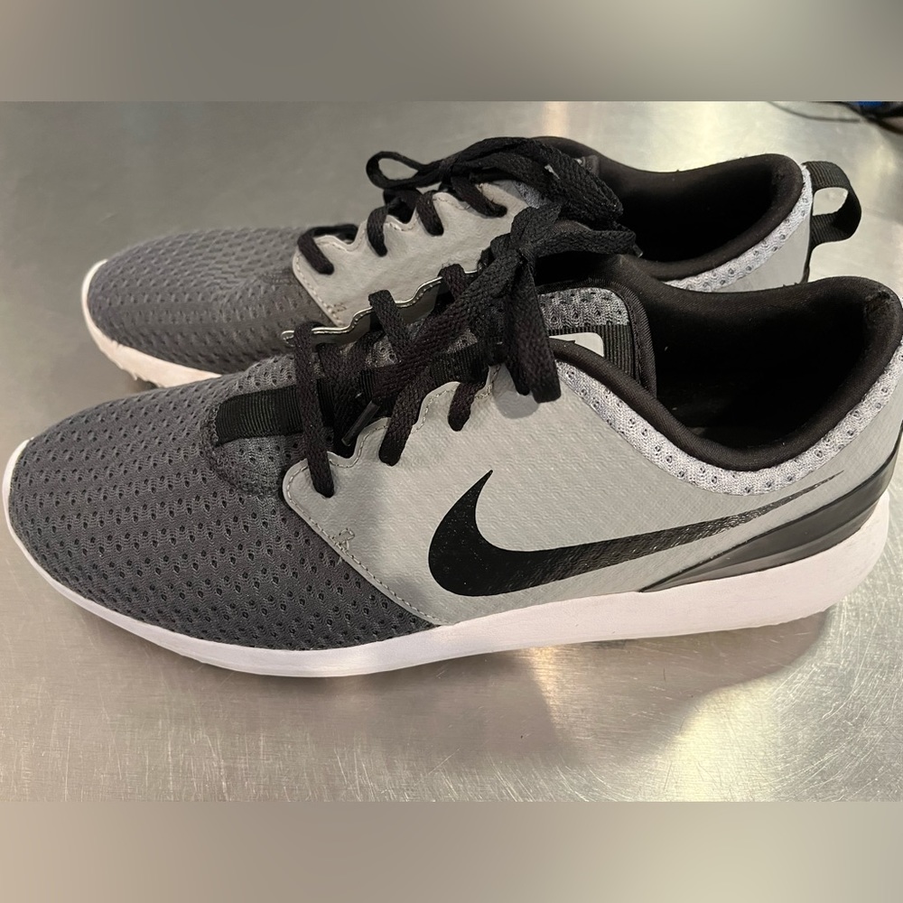 Men’s Nike golf shoes